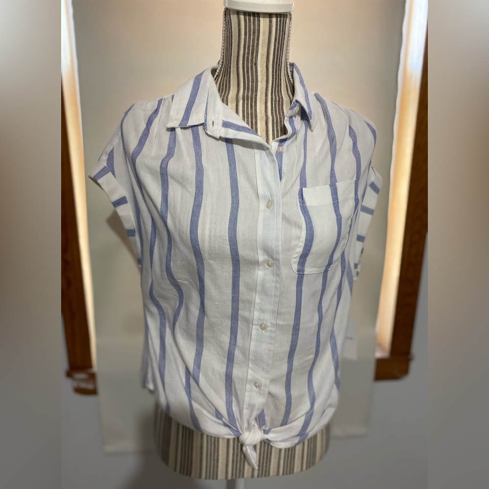 NEW! White and blue strip shirt size medium